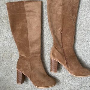 Size 9 suede brown Knee high boots